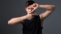 中国游泳首金！潘展乐100米自由泳破世界纪录夺金